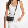 Bryant Kleine wandelbare Pochette aus genarbtem Leder Bryant Kleine wandelbare Pochette aus genarbtem Leder