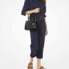 Camille Kleine Umhängetasche aus genarbtem Leder Camille Kleine Umhängetasche aus genarbtem Leder