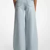 Denim-Jeans mit weitem Bein Denim-Jeans mit weitem Bein