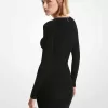 Geripptes Stretch-Strickkleid mit Ausschnitten Geripptes Stretch-Strickkleid mit Ausschnitten