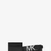 Geschenkset mit Kartenetui und Gürtel mit charakteristischem Logo