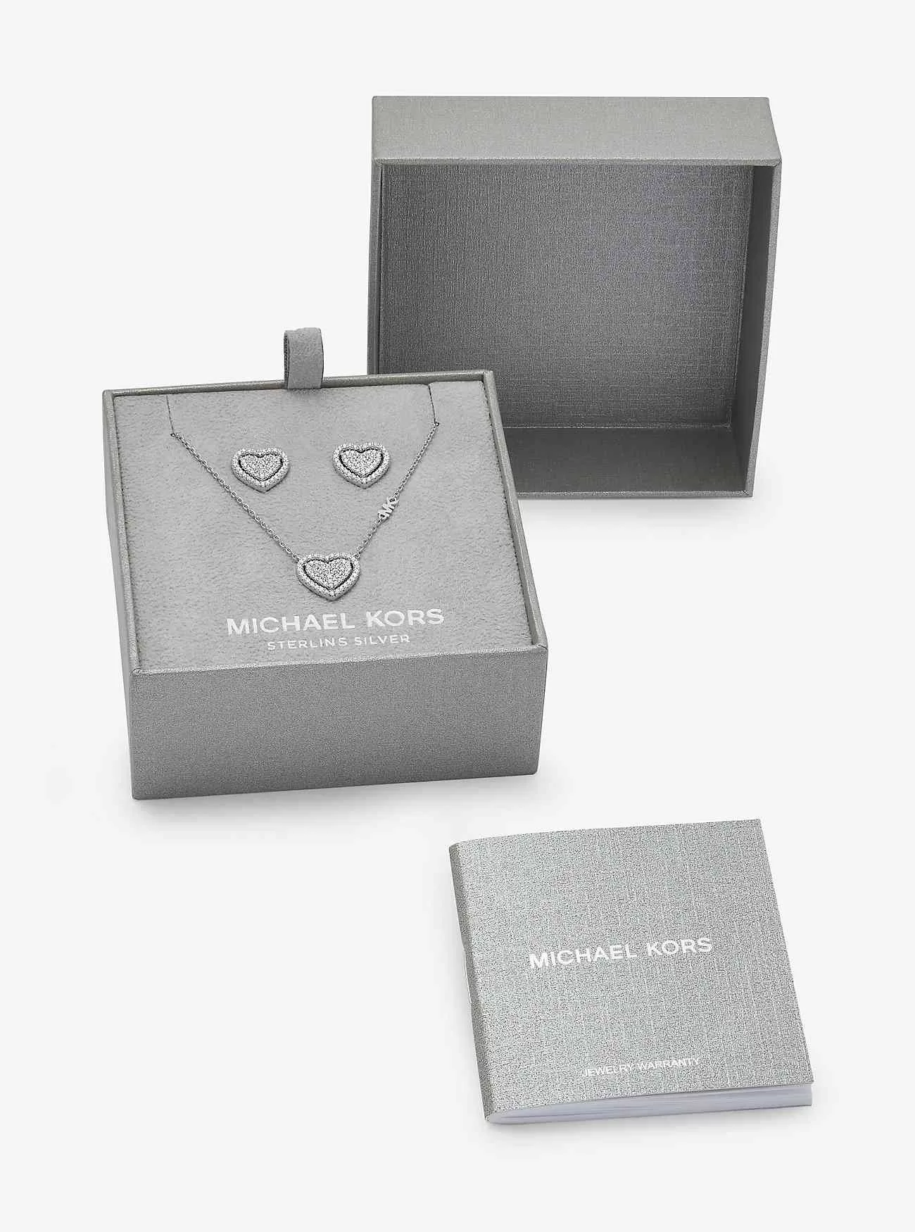 Geschenkset mit Pavé-Herz-Halskette und Ohrringen aus edelmetallbeschichtetem Sterlingsilber Geschenkset mit Pavé-Herz-Halskette und Ohrringen aus edelmetallbeschichtetem Sterlingsilber