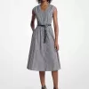 Gestreiftes Midikleid aus Baumwollpopeline mit Gürtel Gestreiftes Midikleid aus Baumwollpopeline mit Gürtel