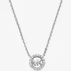 Halskette mit Pavé-Logo-Anhänger aus edelmetallbeschichtetem Sterlingsilber von Fulton Halskette mit Pavé-Logo-Anhänger aus edelmetallbeschichtetem Sterlingsilber von Fulton
