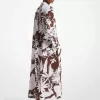 Hemdblusenkleid aus Crêpe de Chine aus Seide mit Schattenblumenmuster Hemdblusenkleid aus Crêpe de Chine aus Seide mit Schattenblumenmuster