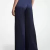 Hose mit weitem Bein aus plissiertem Satin Hose mit weitem Bein aus plissiertem Satin