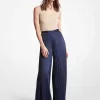 Hose mit weitem Bein aus plissiertem Satin Hose mit weitem Bein aus plissiertem Satin