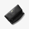 Karminrote mittelgroße gekrispelte Leder-Pochette Karminrote mittelgroße gekrispelte Leder-Pochette