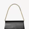 Karminrote mittelgroße gekrispelte Leder-Pochette Karminrote mittelgroße gekrispelte Leder-Pochette