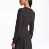 Kleid aus Georgette mit Strasssteinen Kleid aus Georgette mit Strasssteinen