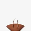 Kleine Fächertasche „Isa“ aus Leder Kleine Fächertasche „Isa“ aus Leder