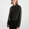 Kurz geschnittene Lederjacke