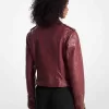Kurz geschnittene Moto-Jacke aus gekräuseltem Leder Kurz geschnittene Moto-Jacke aus gekräuseltem Leder