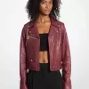Kurz geschnittene Moto-Jacke aus gekräuseltem Leder Kurz geschnittene Moto-Jacke aus gekräuseltem Leder