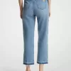 Kurze, ausgestellte Jeans aus Denim Kurze, ausgestellte Jeans aus Denim