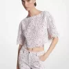 Kurzes Bateau-Top mit floraler Kordelspitze Kurzes Bateau-Top mit floraler Kordelspitze