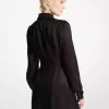 Moiré-Kleid mit Bindekragen Moiré-Kleid mit Bindekragen