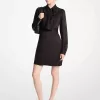 Moiré-Kleid mit Bindekragen Moiré-Kleid mit Bindekragen