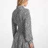 Plissee-Hemdkleid aus Krepp mit Gepardenmuster Plissee-Hemdkleid aus Krepp mit Gepardenmuster