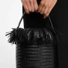 Salerno Beuteltasche aus gewebtem Kalbsleder mit Fransen Salerno Beuteltasche aus gewebtem Kalbsleder mit Fransen