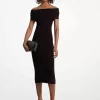 Stretch-Strick-Over-the-Shoulder-Kleid Stretch-Strick-Over-the-Shoulder-Kleid