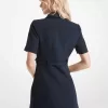 Utility-Kleid aus Stretch-Krepp mit Gürtel Utility-Kleid aus Stretch-Krepp mit Gürtel