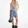 Von Hand bespritzte Boyfriend-Shorts aus gebleichtem Denim Von Hand bespritzte Boyfriend-Shorts aus gebleichtem Denim